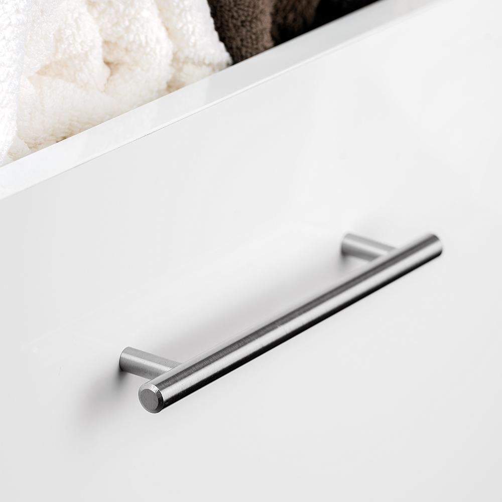 T-bar handles - the most popular solution in british kitchens?